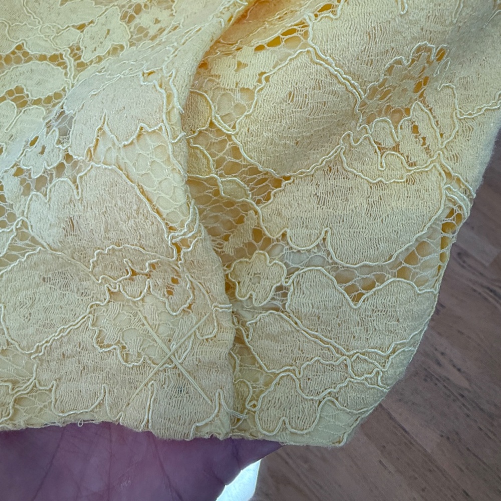 White House Black Market -size 10 - yellow appliqué v-neck sheath dress - NWT - Picture 4 of 7